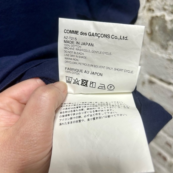 Play Comme des Garcons Navy Blue Women’s s
Size Large T-Shirt with Heart Patch - Picture 3 of 6